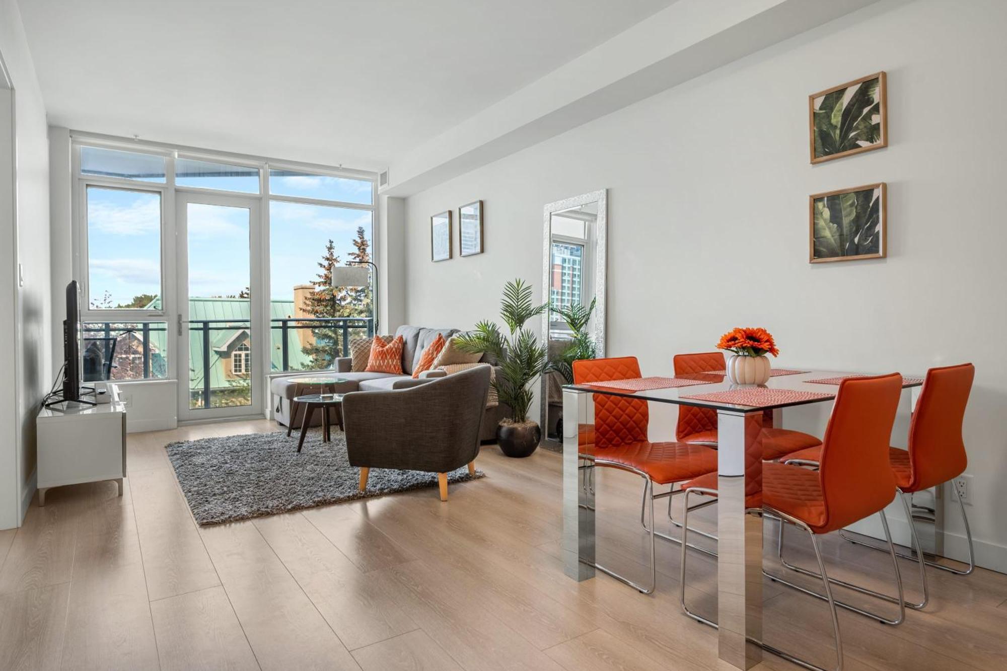 Guest Favorite Riverside Retreat- Walking Trails, Downtown Near Stampede! Free Banff Pass, Wine, Gym, Parking! YYC المظهر الخارجي الصورة