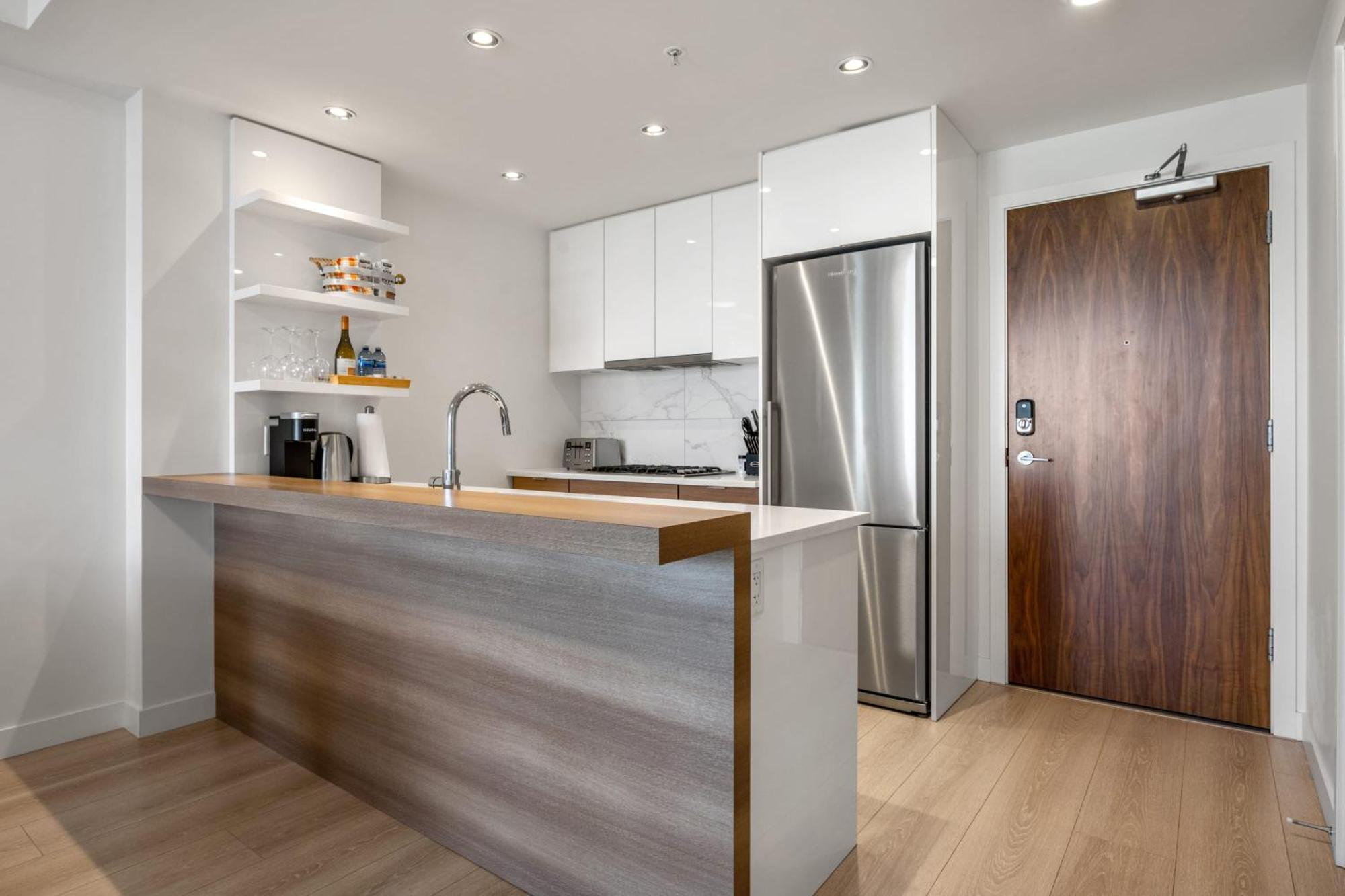 Guest Favorite Riverside Retreat- Walking Trails, Downtown Near Stampede! Free Banff Pass, Wine, Gym, Parking! YYC المظهر الخارجي الصورة